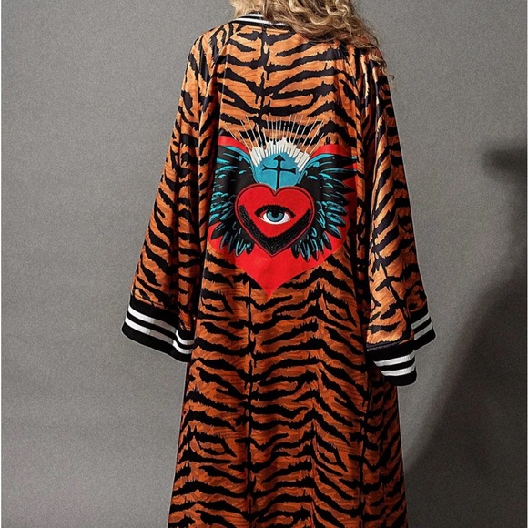 Sacred heart kimono bomber - Picture 5 of 6